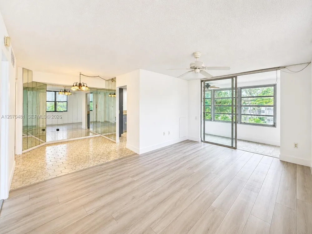 9101 Lime Bay Blvd #315 Tamarac, FL 33321