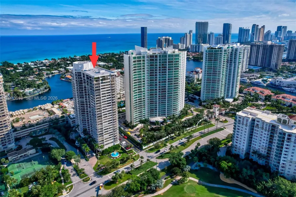 20185 E Country Club Dr #204 Aventura, FL 33180