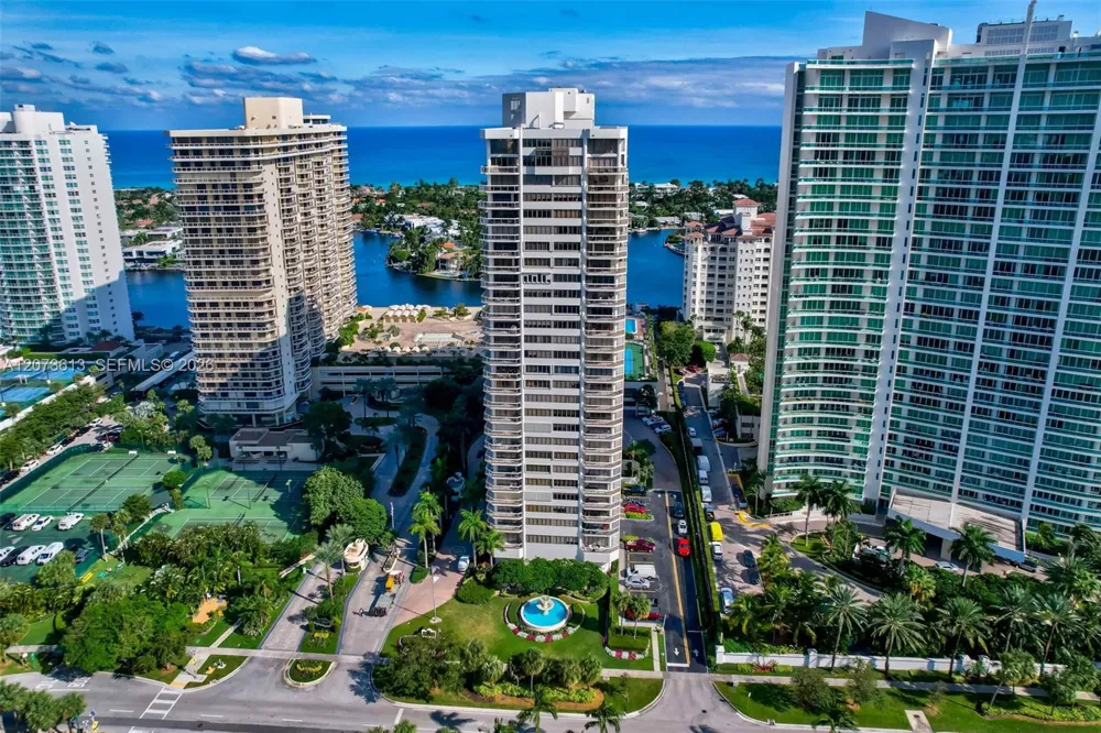 20185 E Country Club Dr #204 Aventura, FL 33180