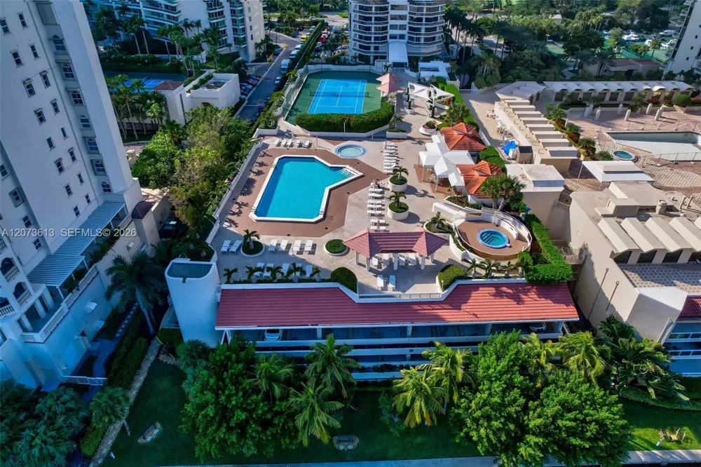 20185 E Country Club Dr #204 Aventura, FL 33180