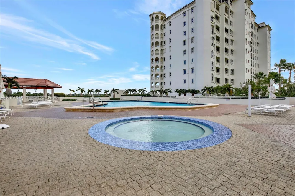 20185 E Country Club Dr #204 Aventura, FL 33180