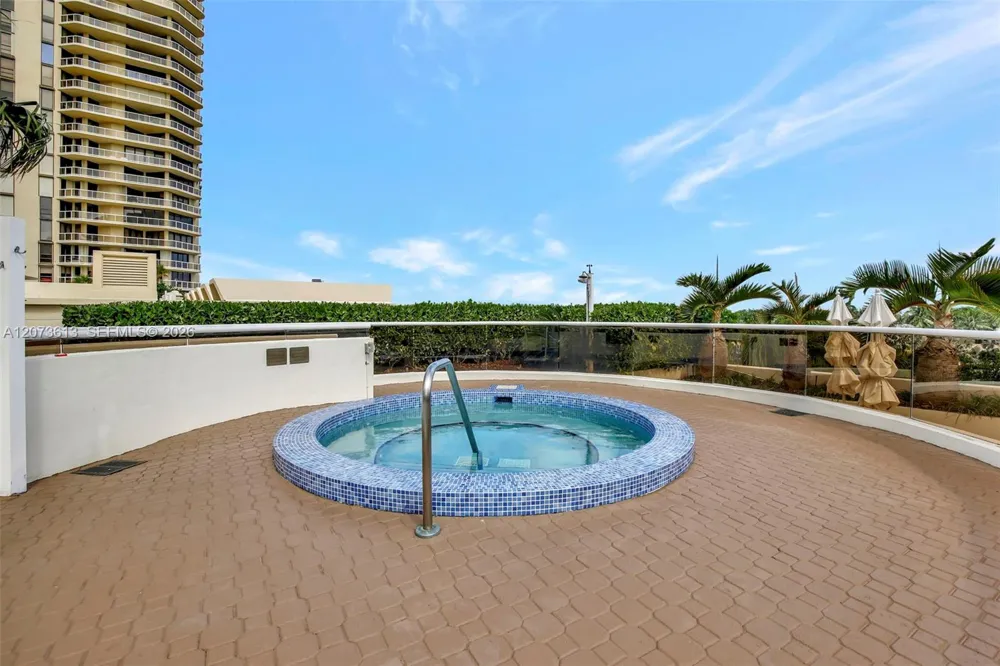 20185 E Country Club Dr #204 Aventura, FL 33180