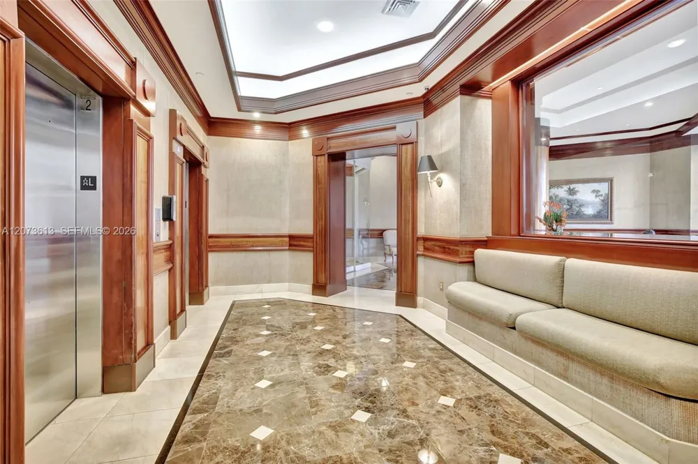 20185 E Country Club Dr #204 Aventura, FL 33180