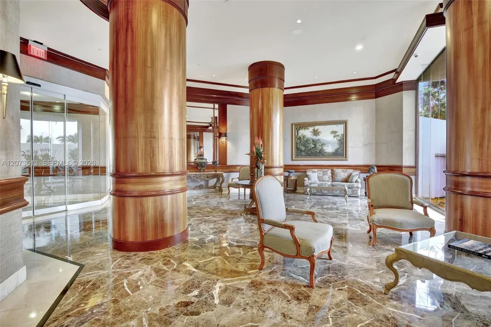 20185 E Country Club Dr #204 Aventura, FL 33180