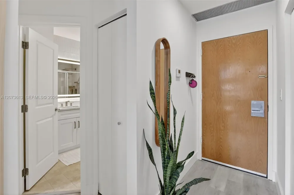 20185 E Country Club Dr #204 Aventura, FL 33180