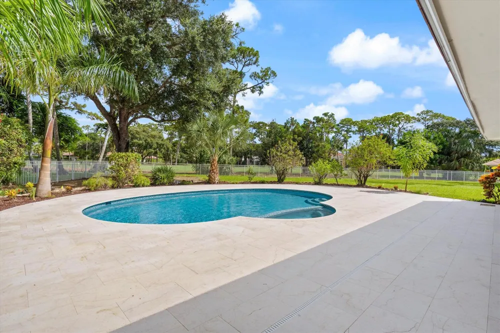 460 Glenbrook Drive Atlantis, FL 33462