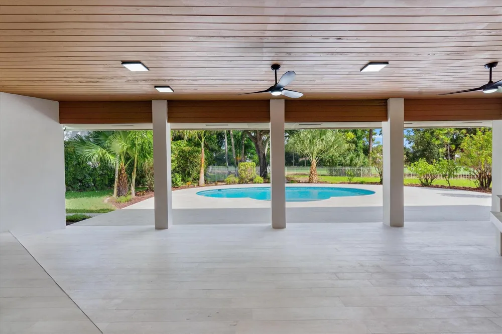 460 Glenbrook Drive Atlantis, FL 33462