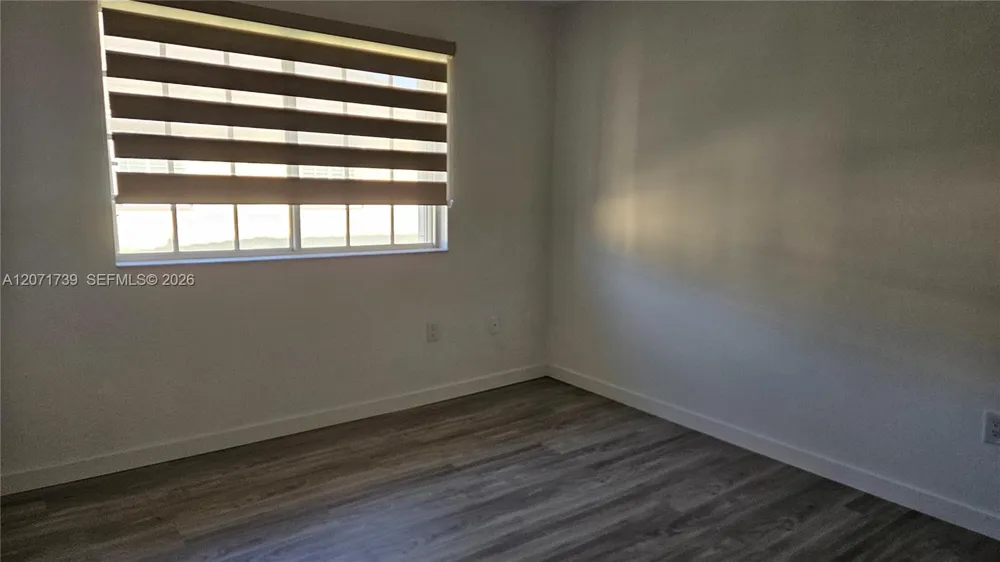 6758 NW 182nd St #101 Hialeah, FL 33015