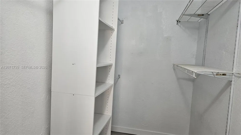 6758 NW 182nd St #101 Hialeah, FL 33015