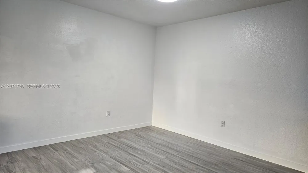 6758 NW 182nd St #101 Hialeah, FL 33015