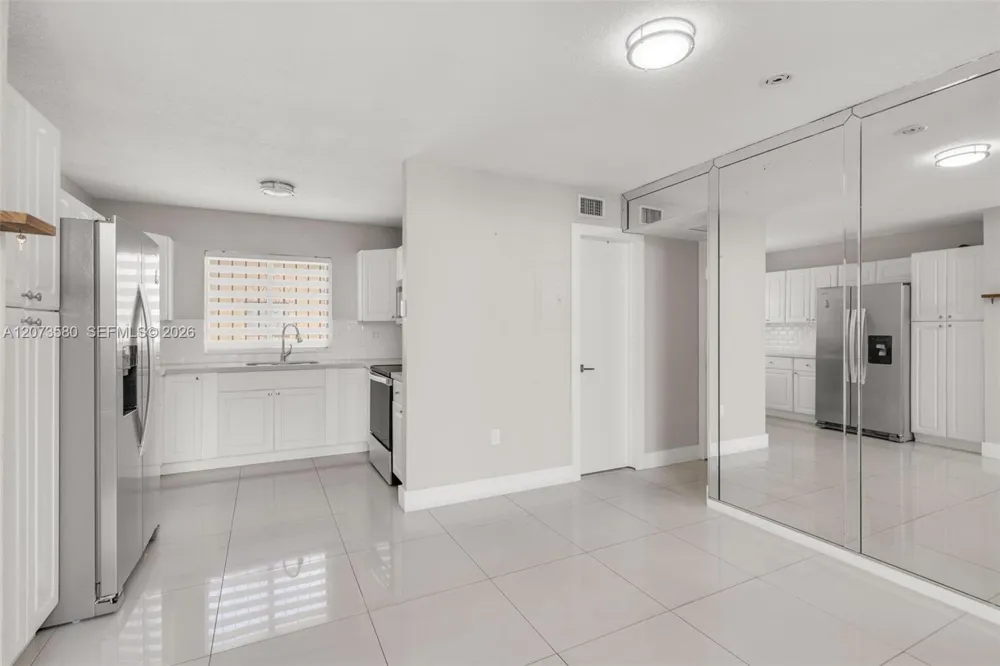 2775 W 62nd St #206 Hialeah, FL 33016