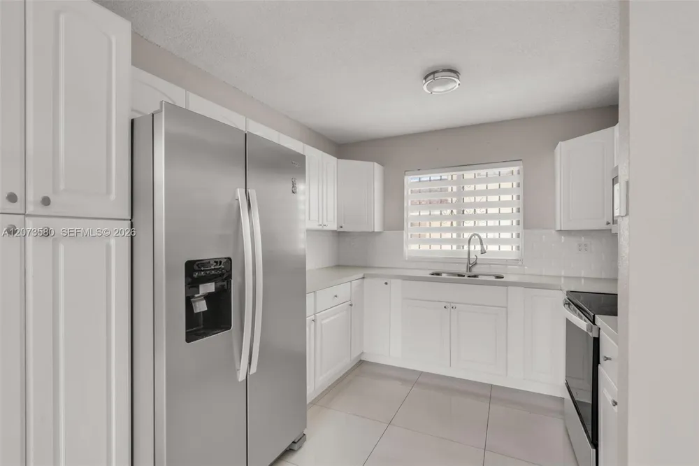 2775 W 62nd St #206 Hialeah, FL 33016