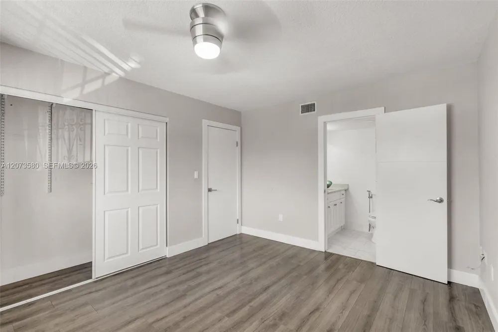 2775 W 62nd St #206 Hialeah, FL 33016