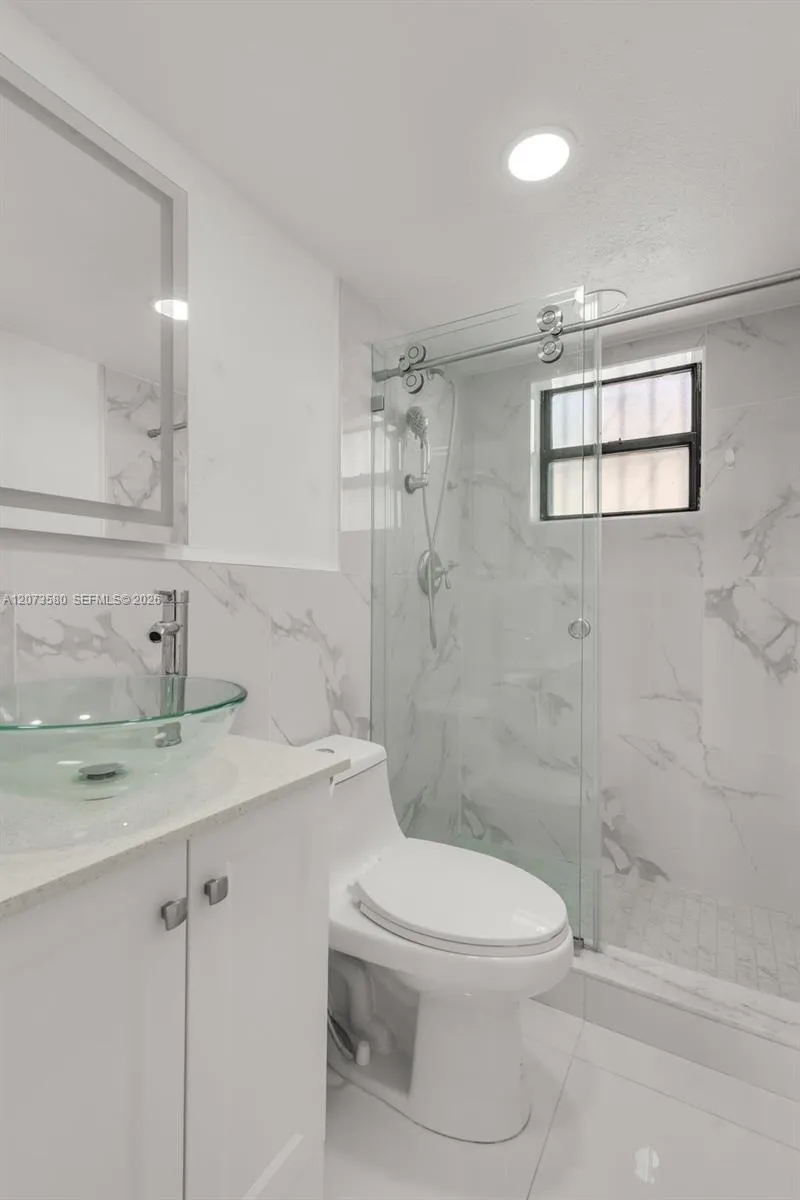 2775 W 62nd St #206 Hialeah, FL 33016