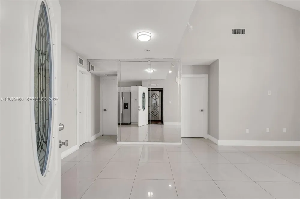 2775 W 62nd St #206 Hialeah, FL 33016