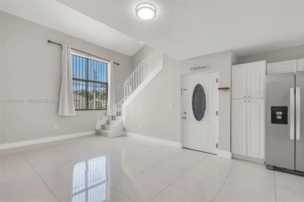 2775 W 62nd St #206 Hialeah, FL 33016