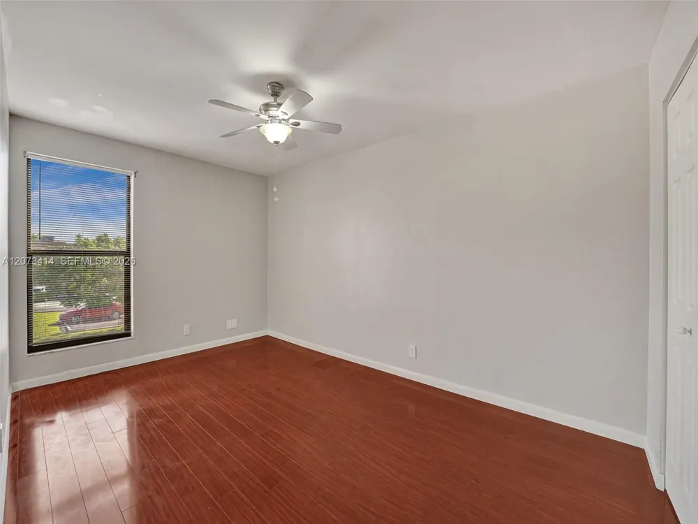 9148 Limetree Ln #181 Pembroke Pines, FL 33024