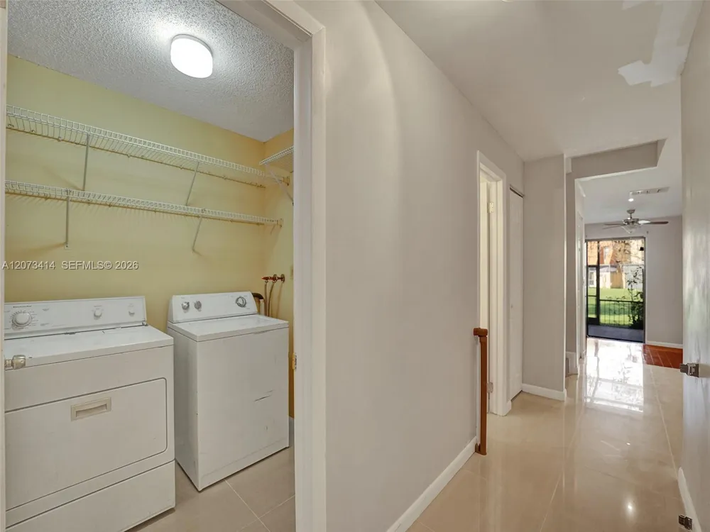 9148 Limetree Ln #181 Pembroke Pines, FL 33024