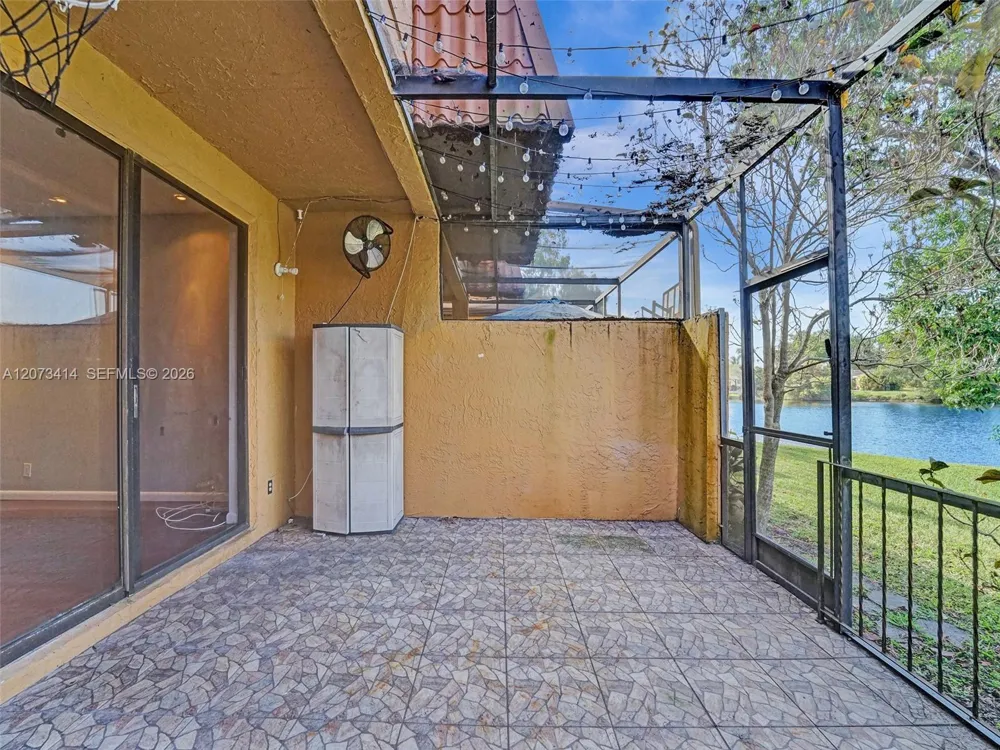 9148 Limetree Ln #181 Pembroke Pines, FL 33024
