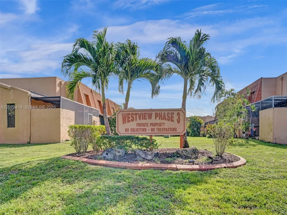 9148 Limetree Ln #181 Pembroke Pines, FL 33024