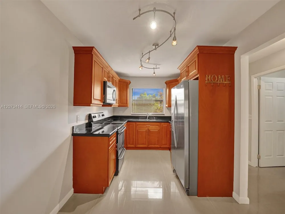 9148 Limetree Ln #181 Pembroke Pines, FL 33024