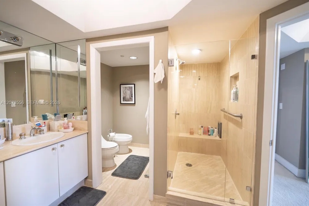 7000 Island Blvd #608 Aventura, FL 33160
