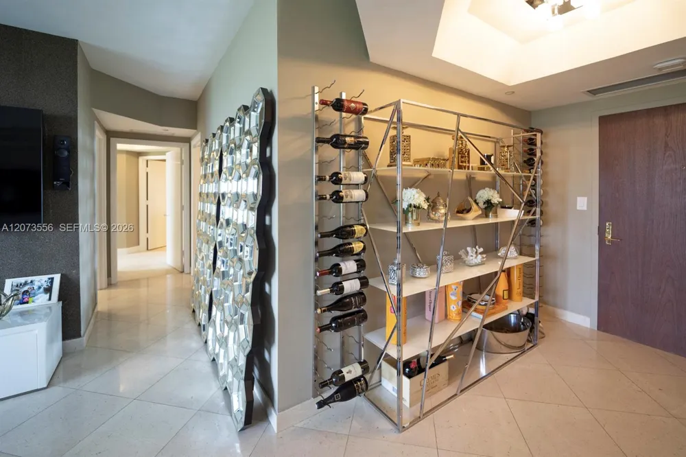 7000 Island Blvd #608 Aventura, FL 33160