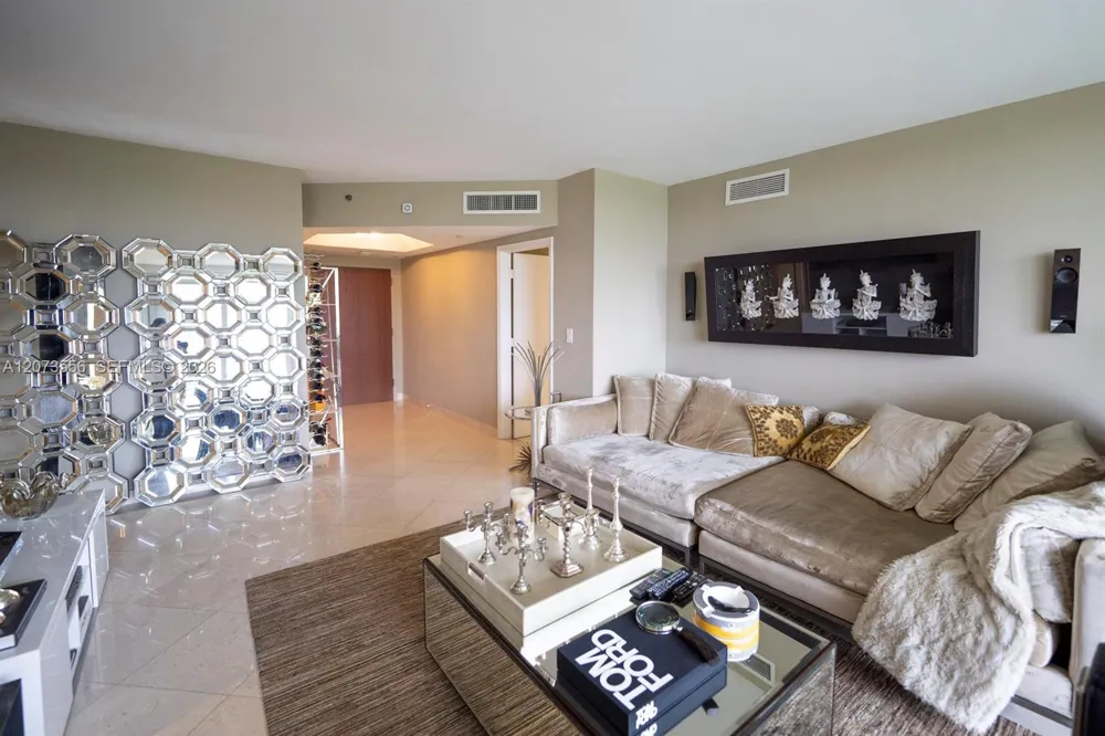 7000 Island Blvd #608 Aventura, FL 33160