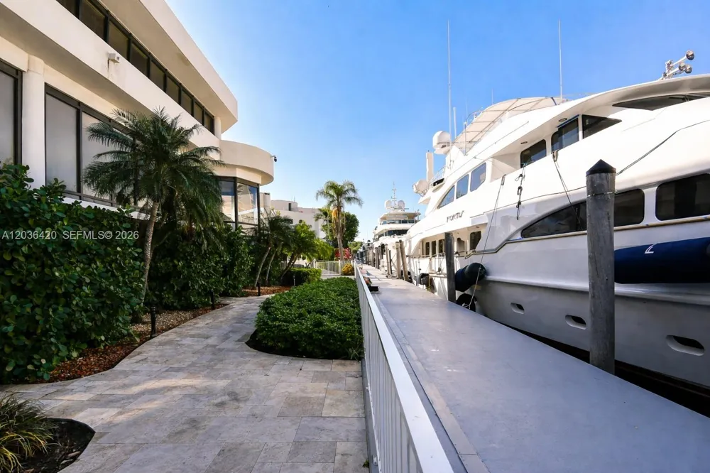 19707 Turnberry Way #20G Aventura, FL 33180