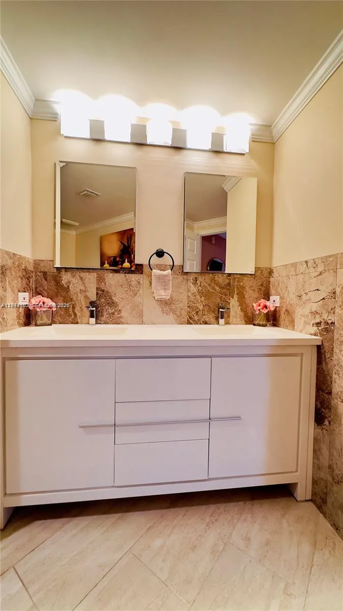 17125 Bay Rd #3311 Sunny Isles Beach, FL 33160