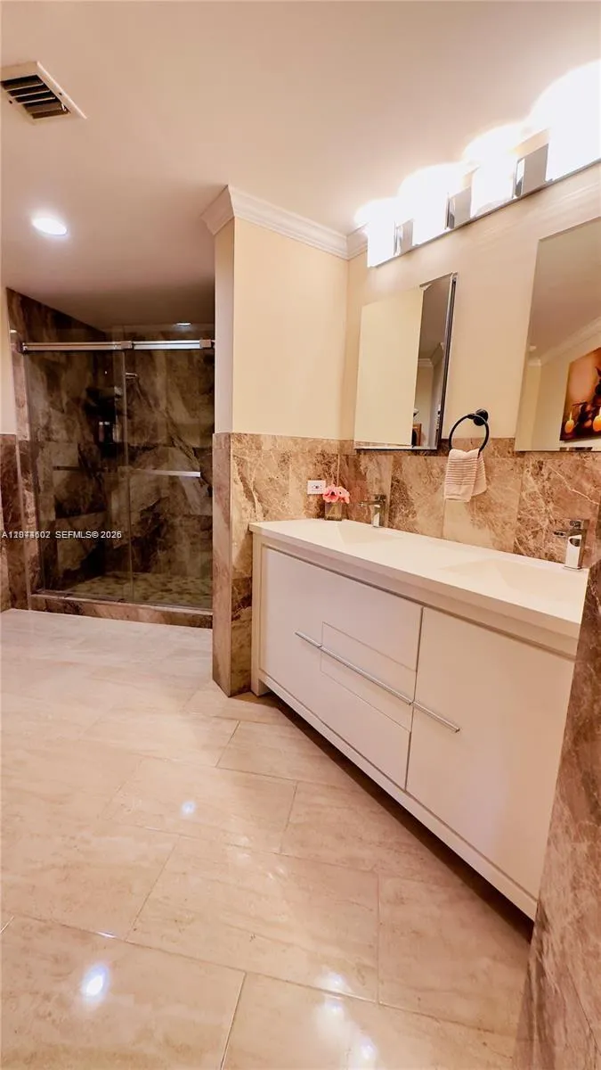 17125 Bay Rd #3311 Sunny Isles Beach, FL 33160