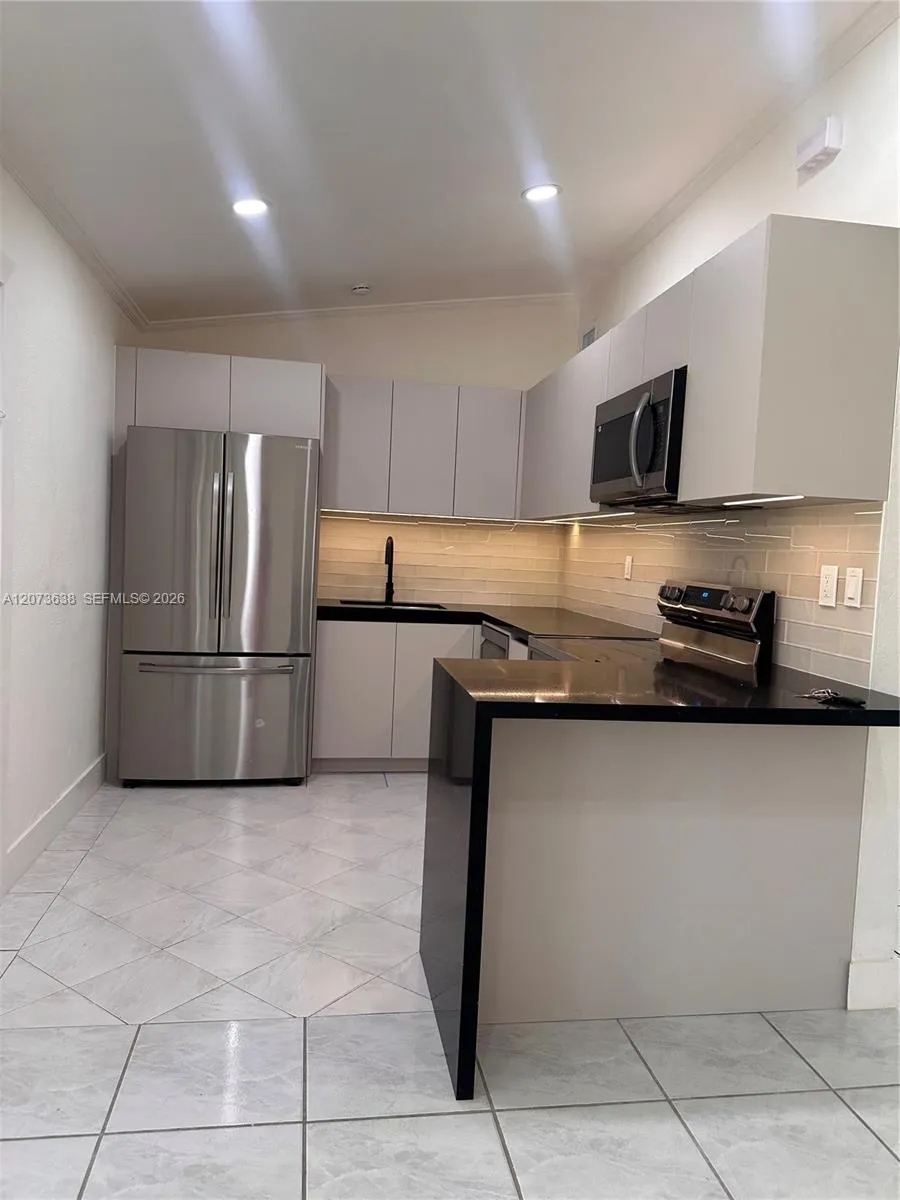 17521 NE 4th Ave Miami, FL 33162