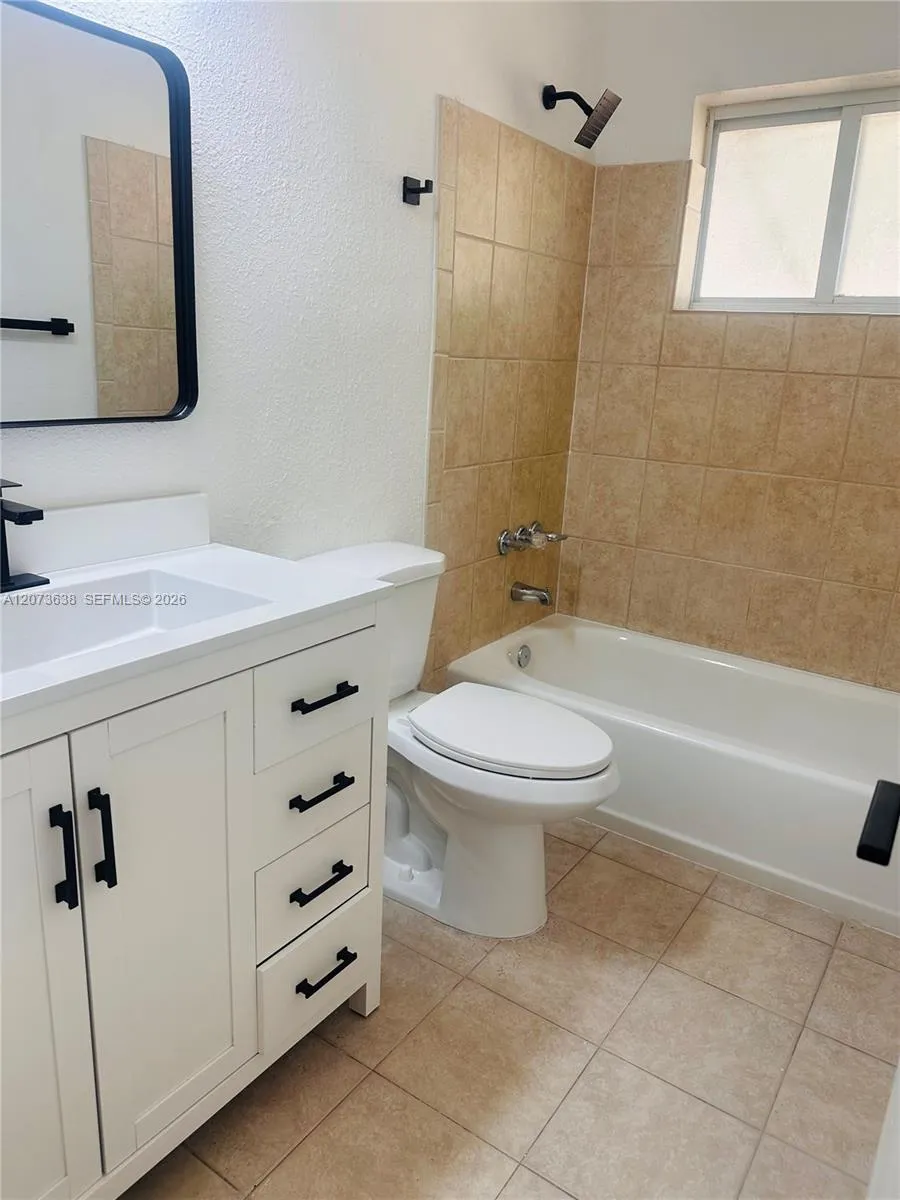 17521 NE 4th Ave Miami, FL 33162