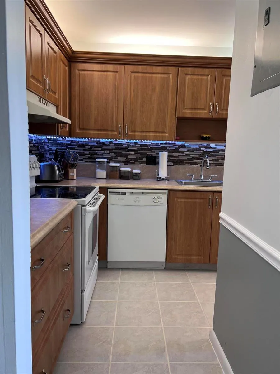 2530 BLACK OLIVE BOULEVARD #103 Delray Beach, FL 33445