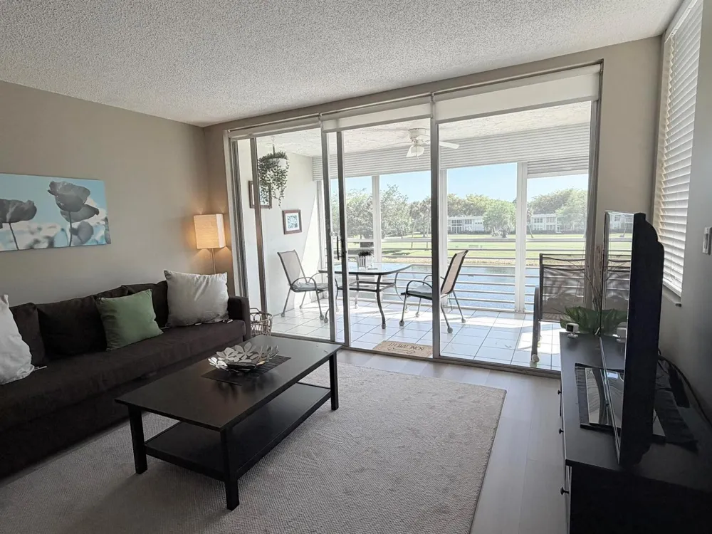 4030 W PALM AIRE DRIVE #306 Pompano Beach, FL 33069