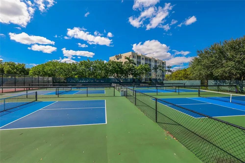 4030 W PALM AIRE DRIVE #306 Pompano Beach, FL 33069