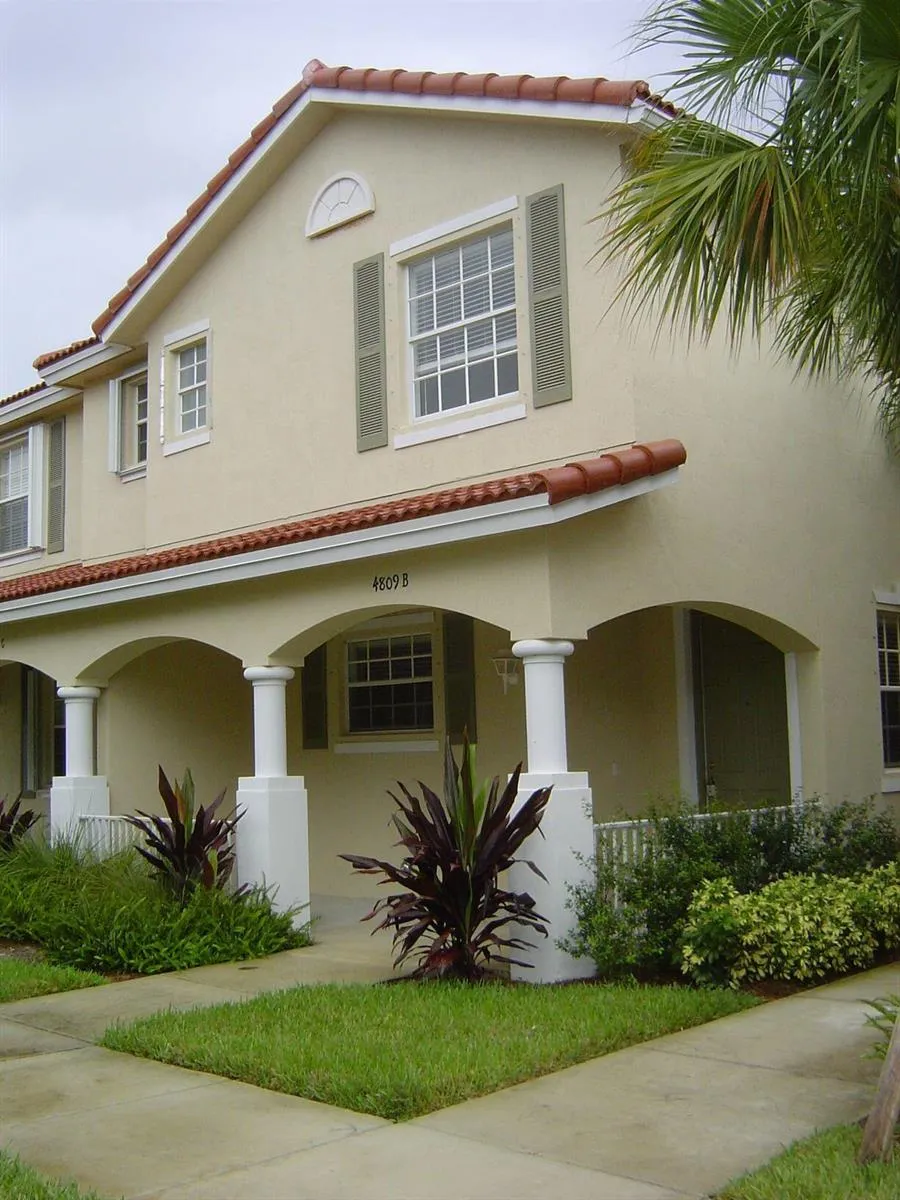 4809 WICKHAM CIRCLE #B Delray Beach, FL 33445