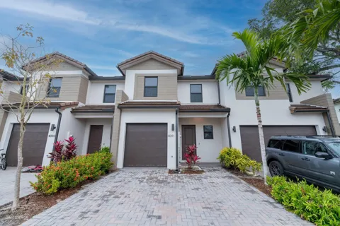 4093 SUNSET WAY #4093