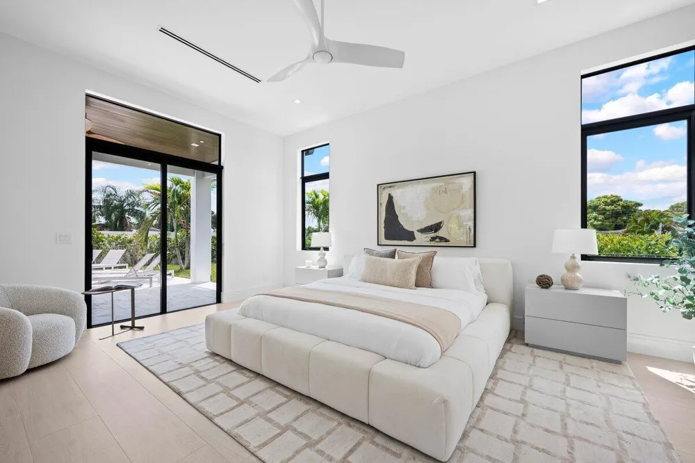 325 W Riverside Drive Jupiter, FL 33469