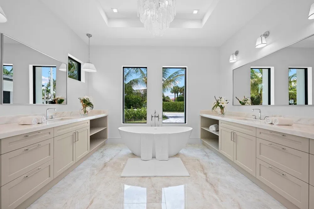 325 W Riverside Drive Jupiter, FL 33469