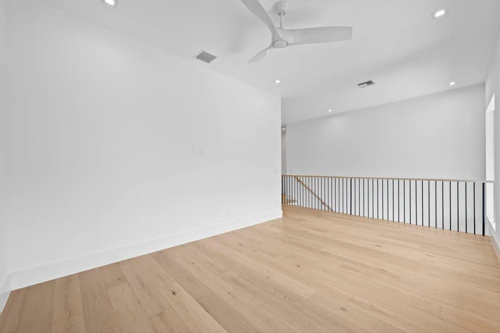 325 W Riverside Drive Jupiter, FL 33469