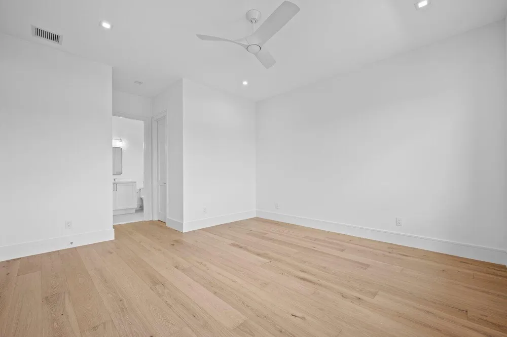 325 W Riverside Drive Jupiter, FL 33469