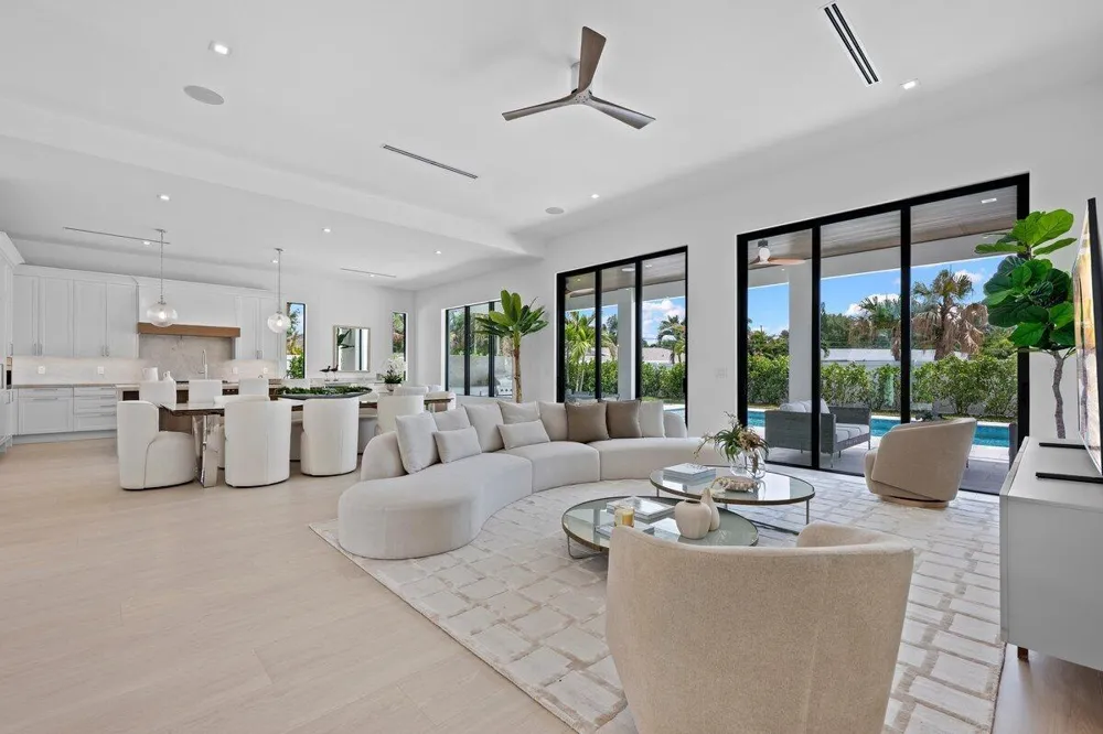 325 W Riverside Drive Jupiter, FL 33469