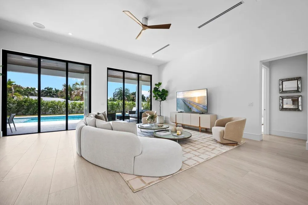 325 W Riverside Drive Jupiter, FL 33469