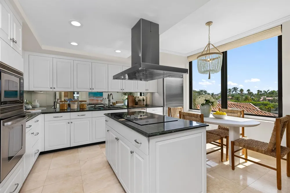 200 Bradley Place #301 Palm Beach, FL 33480