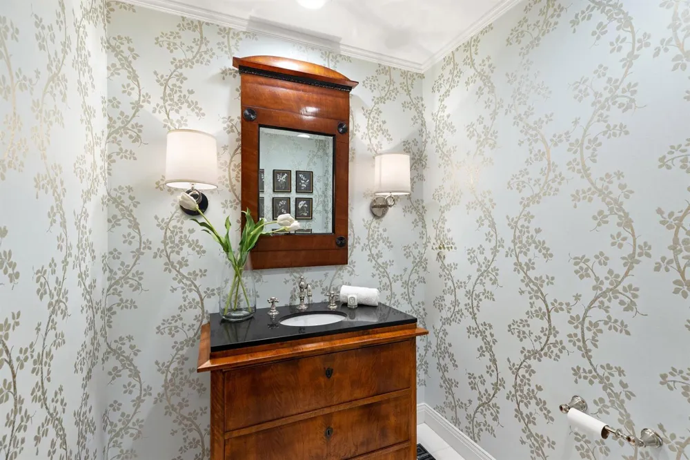 200 Bradley Place #301 Palm Beach, FL 33480