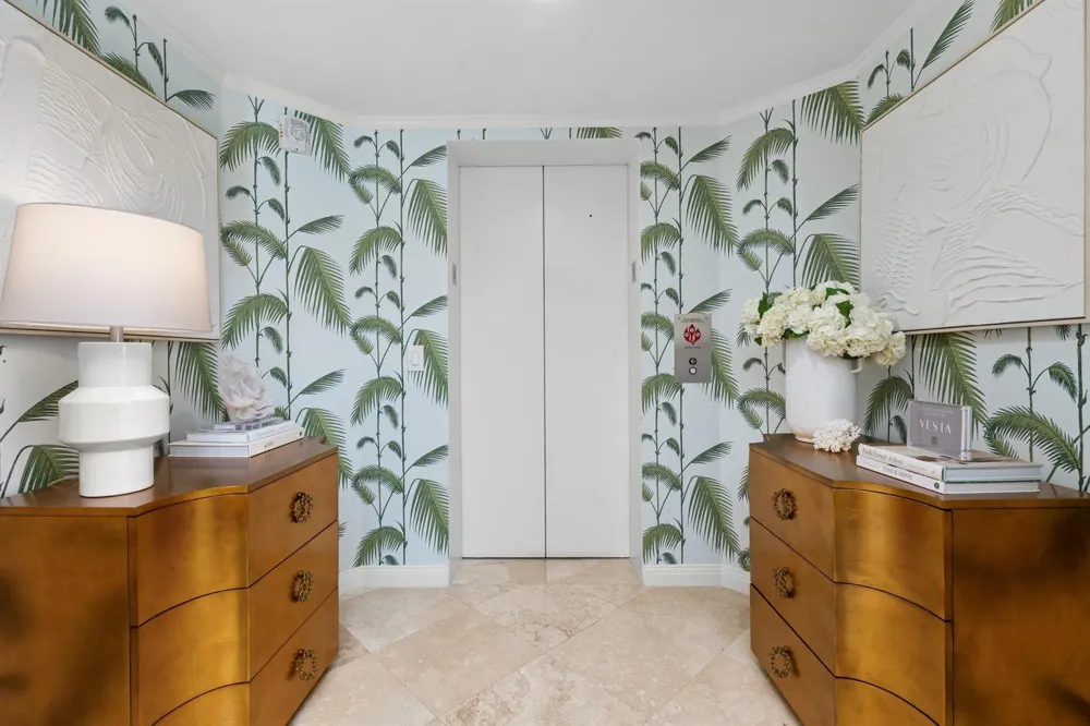 200 Bradley Place #301 Palm Beach, FL 33480