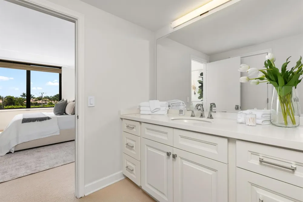 200 Bradley Place #301 Palm Beach, FL 33480