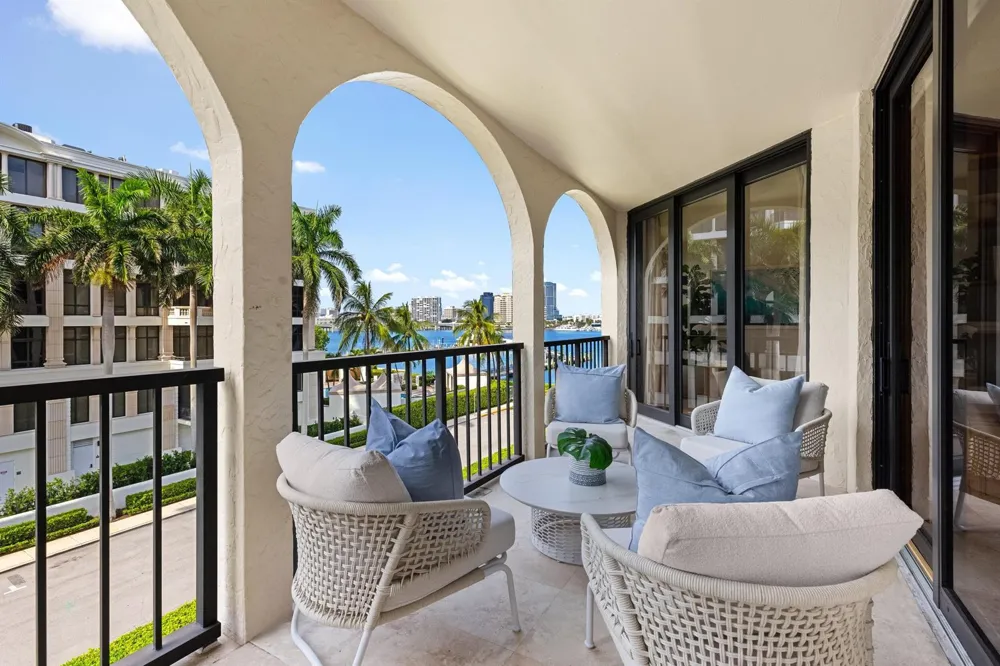 200 Bradley Place #301 Palm Beach, FL 33480