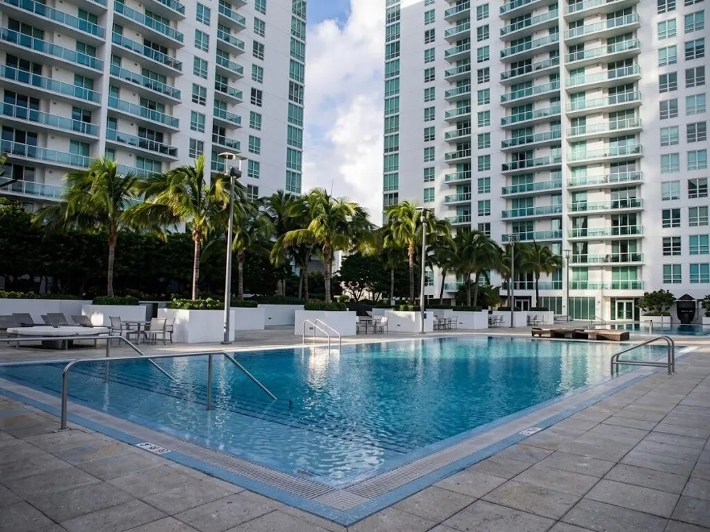 31 SE 5TH STREET #202 Miami, FL 33131
